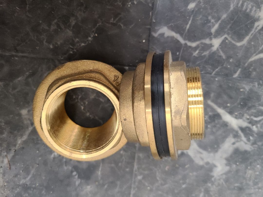 タンク取り出し金具