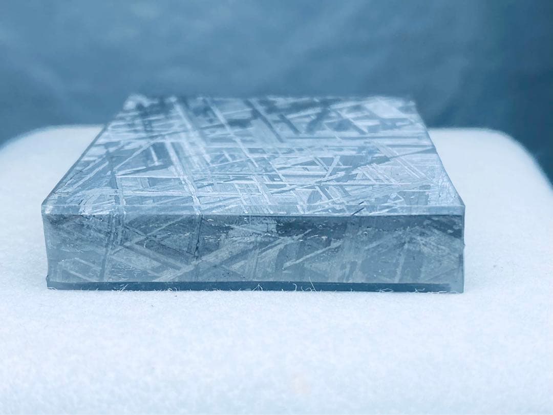 ギベオン隕石　130g  隕石　鉄隕石　メテオライト　ナミビア　コーティング済み