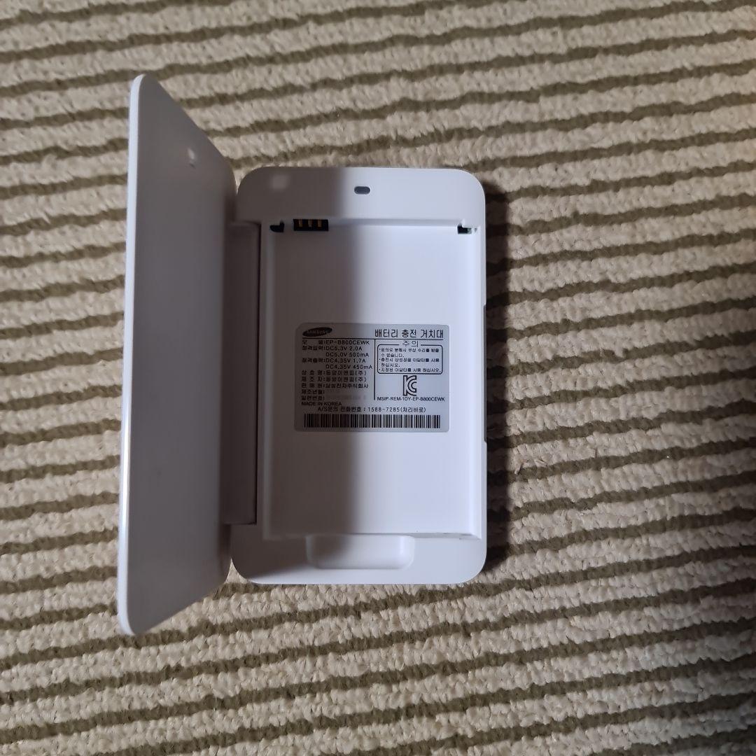 未使用に近い　galaxy note3 おまけ　バッテリーとバッテリー充電器
