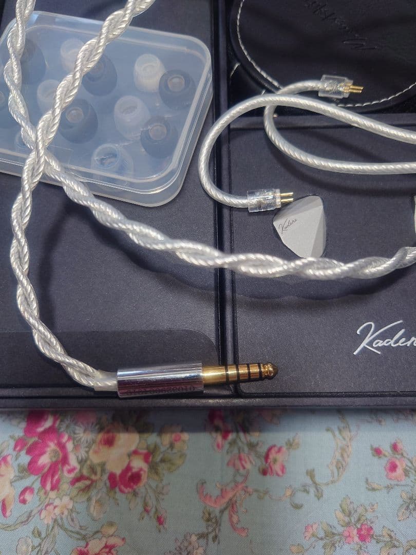 水月雨 Moondrop Kadenz