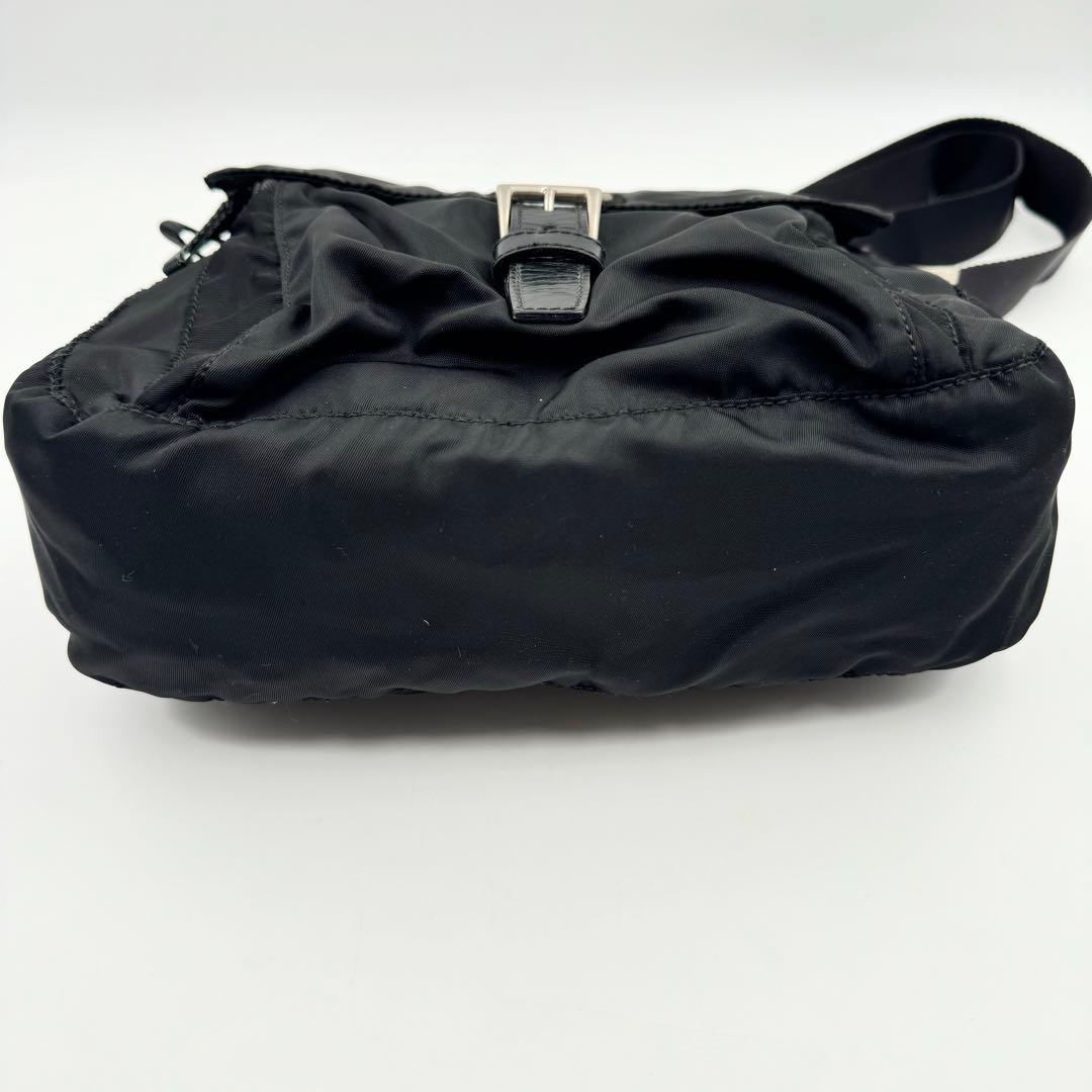 PRADA ショルダーバッグ　ブラック　ナイロン　レザー　三角ロゴ