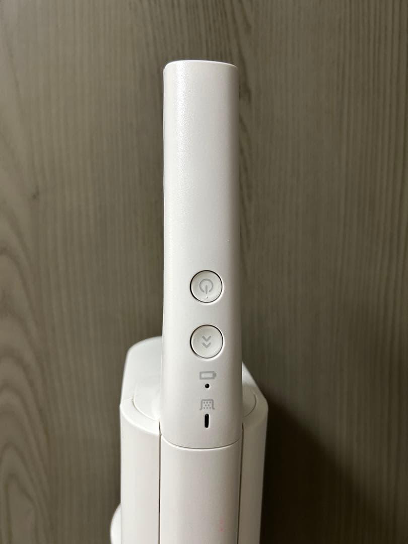 パナソニックサイクロン式コードレススティック掃除機（ホワイト）MC-SB33J