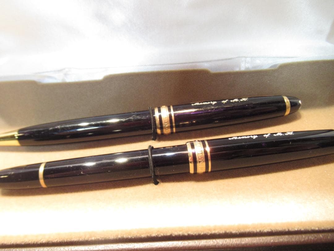 モンブランの万年筆とボールペンセット 　刻印あり