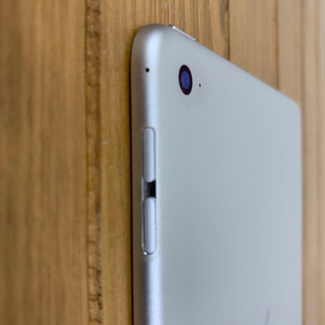 Apple iPadmini4 128GB シルバー 本体 おまけケース付き