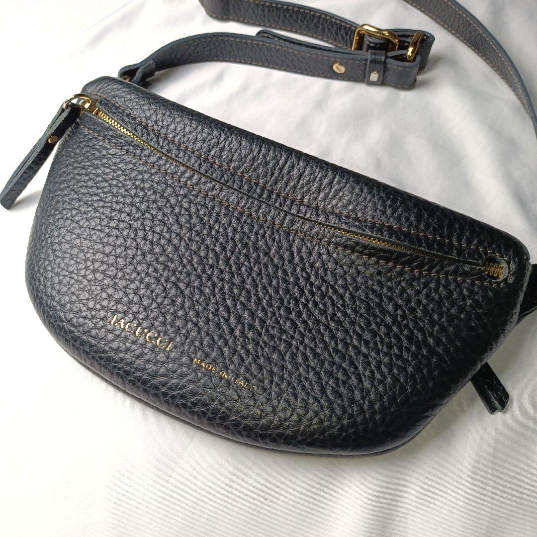 美品■IACUCCI オールレザー ショルダーバッグ　ブラック ウエストポーチ