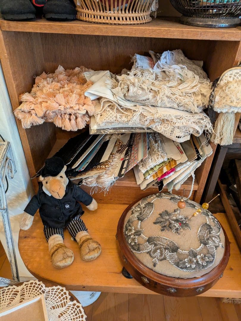 ビーズ刺繍フットレスト