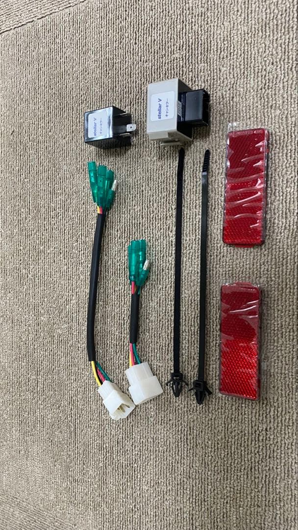 R*読様 キャリイ DA16T テールランプ ステラファイブ 軽トラ