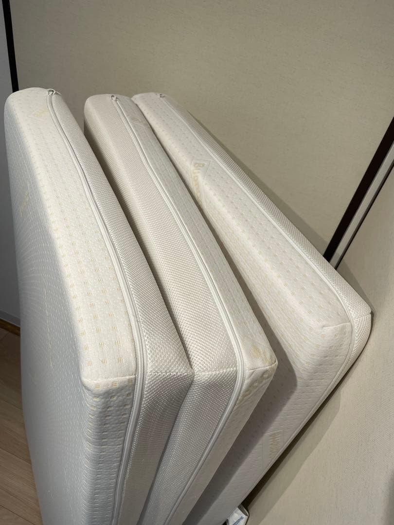 [美品] ボナノッテ 3つ折りセミダブル マットレス 西川産業