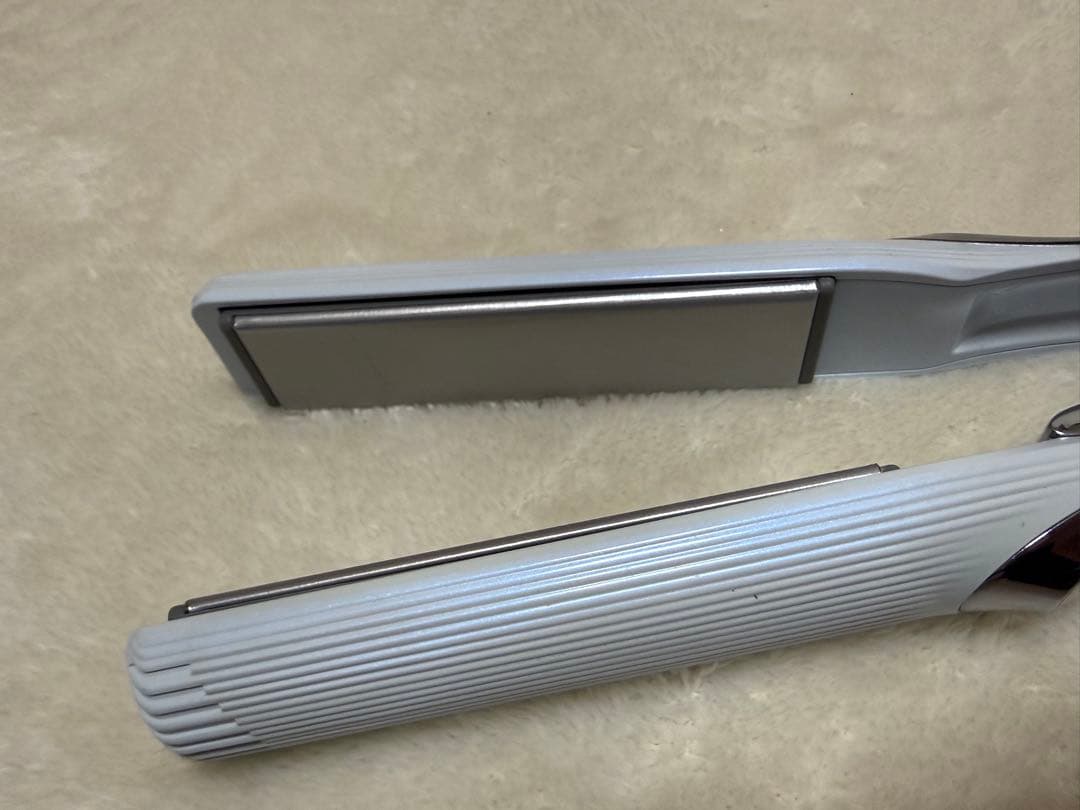 2023年製 ReFa ストレート アイロン プロ ホワイト RE-AT-02A