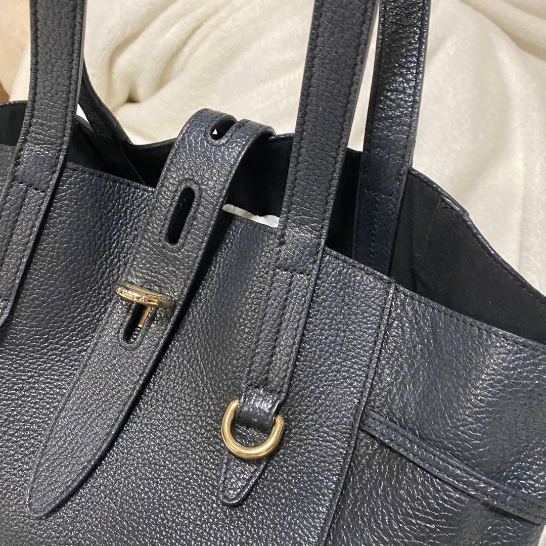 FURLA ブラックレザートートバッグ