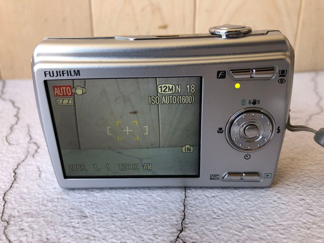 FUJIFILM finepix F100fd デジカメ (D8)
