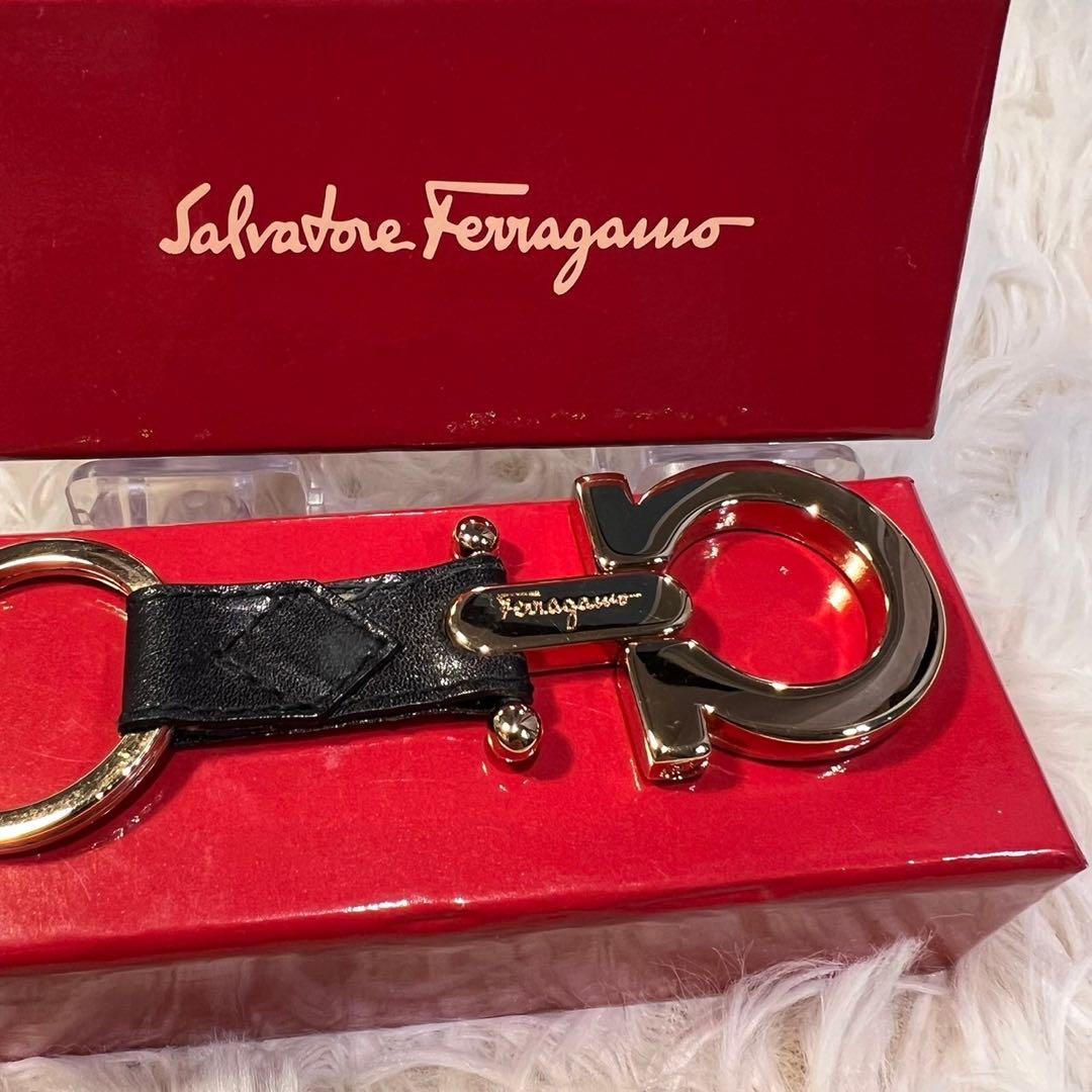 未使用品 イタリア製 サルヴァトーレフェラガモ キーリング ガンチーニ ブラック