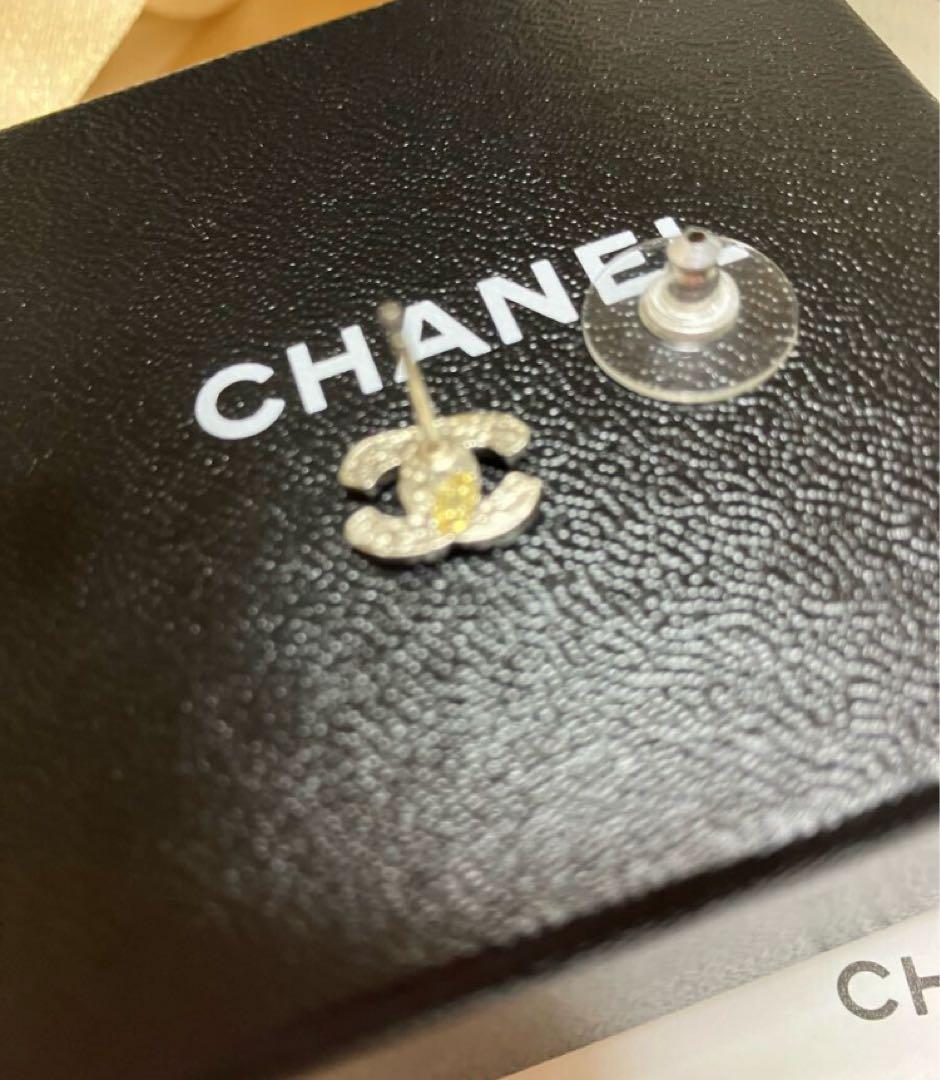 極美品CHANEL ココマーク 片耳ピアス ホワイト系 正規品 シャネル ピアス