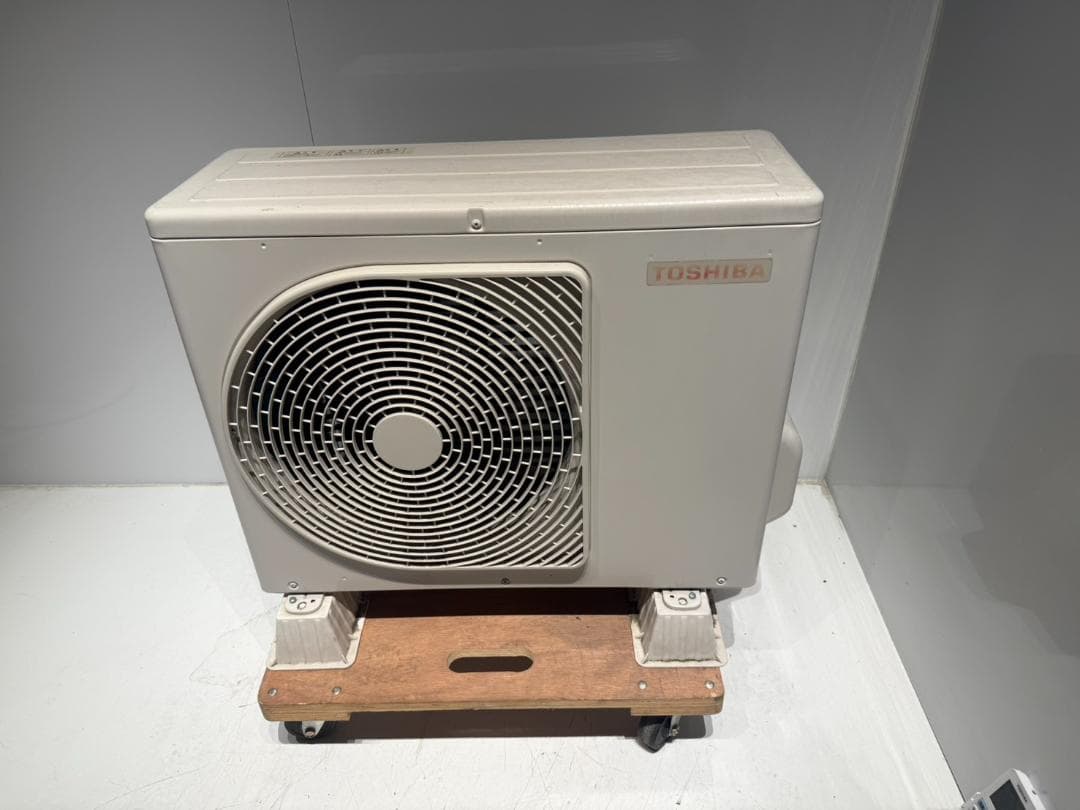 318　TOSHIBA　2022年製エアコン　6～8畳用　整備済み