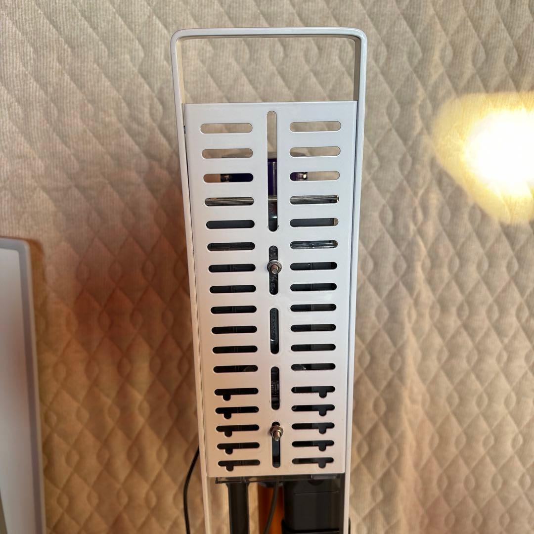 ダイソン掃除機 sv12 スタンド他セット【美品かも？】