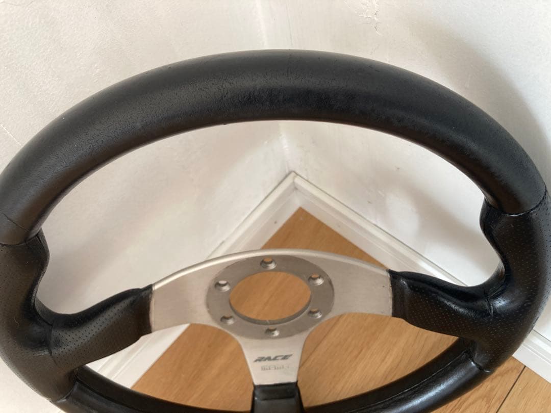 MOMO ステアリング　JA11ジムニー用ボス付き