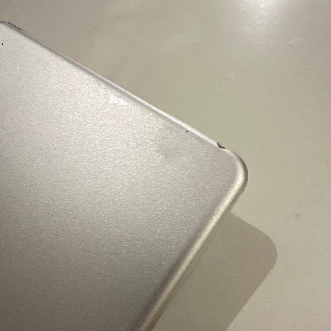 【中古】iPad mini 4 Wi-Fi 128GB シルバー