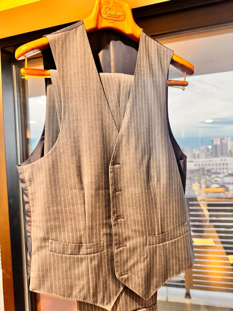 ビームス　ブリッラペルイルグスト　ネイビーストライプ　3Pスーツ サイズ46