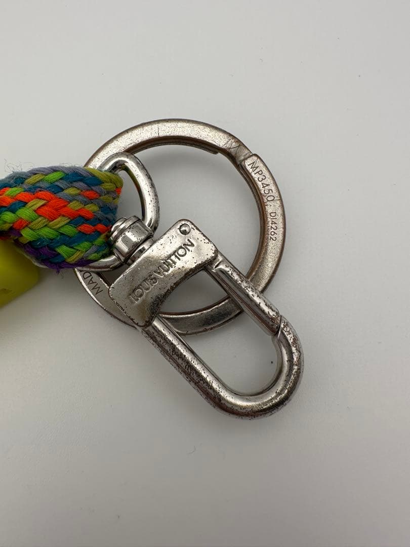 LOUIS VUITTON ルイヴィトン ポルトクレ LV プレイ キーホルダー