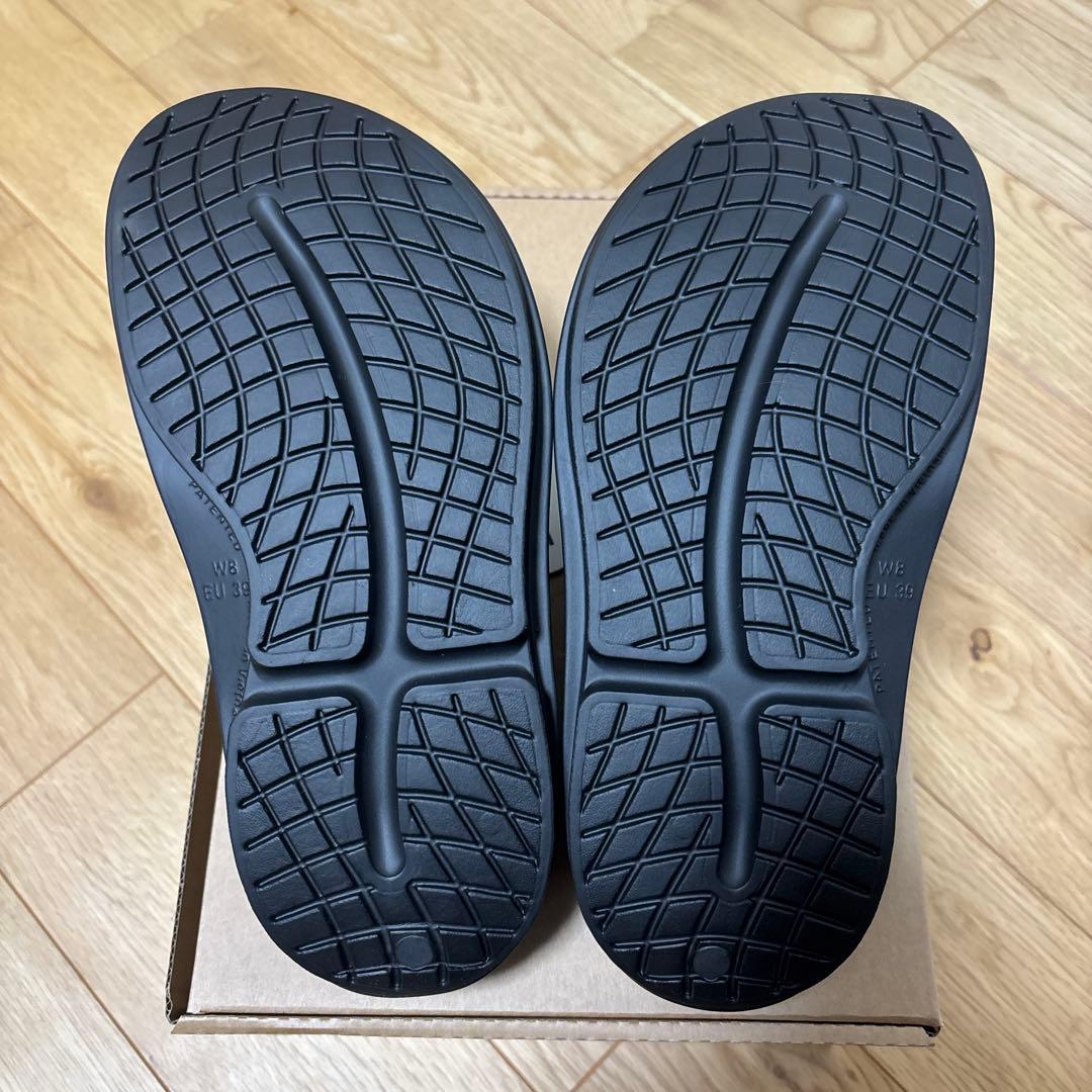 『新品未使用品✨』OOFOS OOmega OOahh Women ブラック