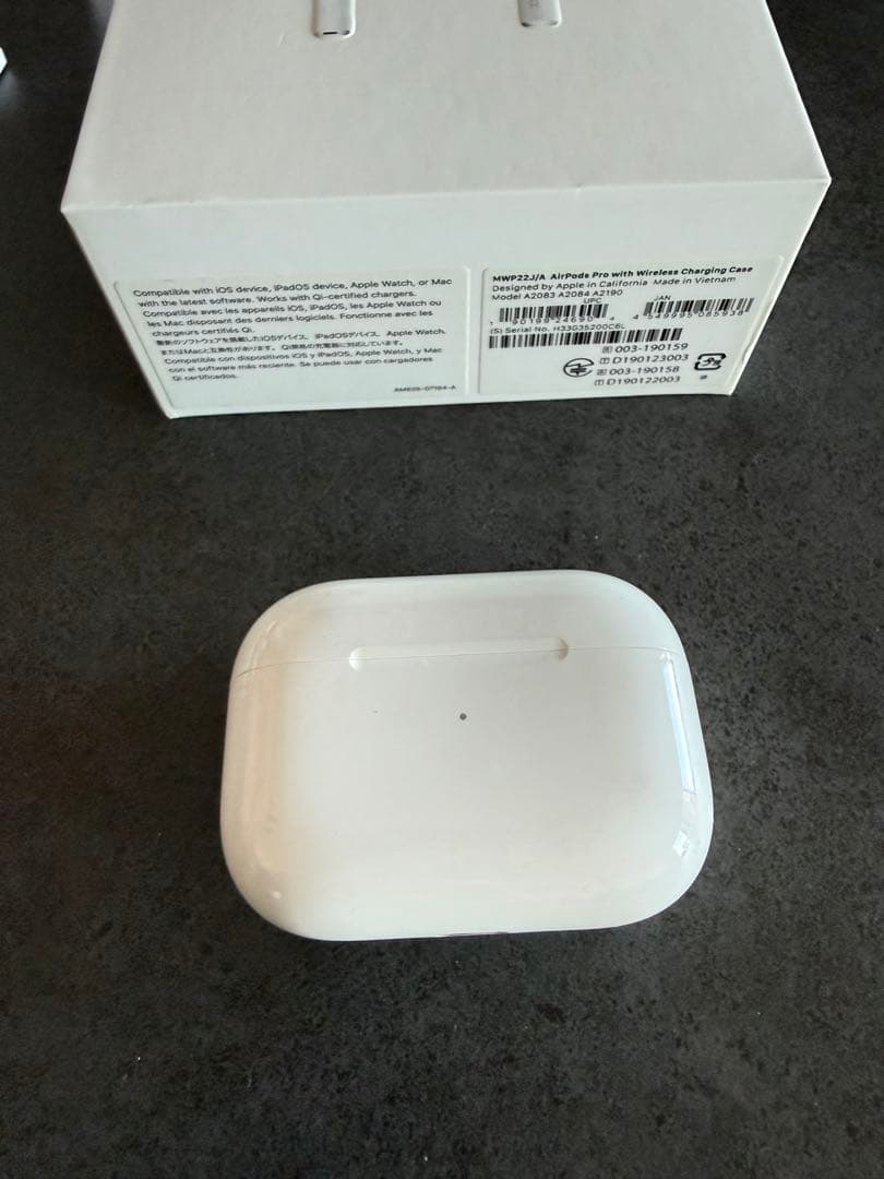 【美品】AirPods Pro 本体 保属品全部付き