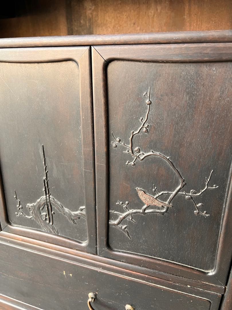 大型ダークブラウン箪笥 彫刻装飾付き