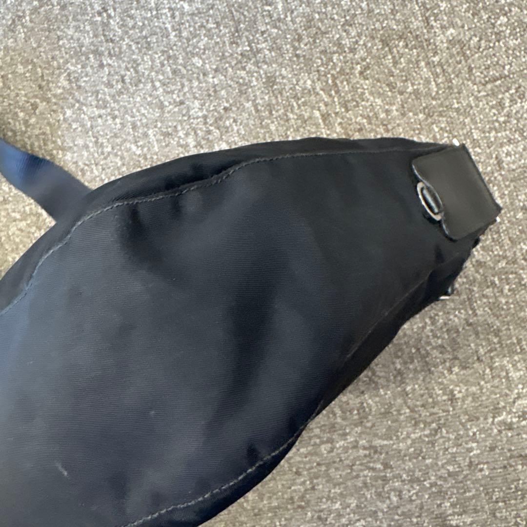 プラダ　ナイロン　ショルダーバッグ