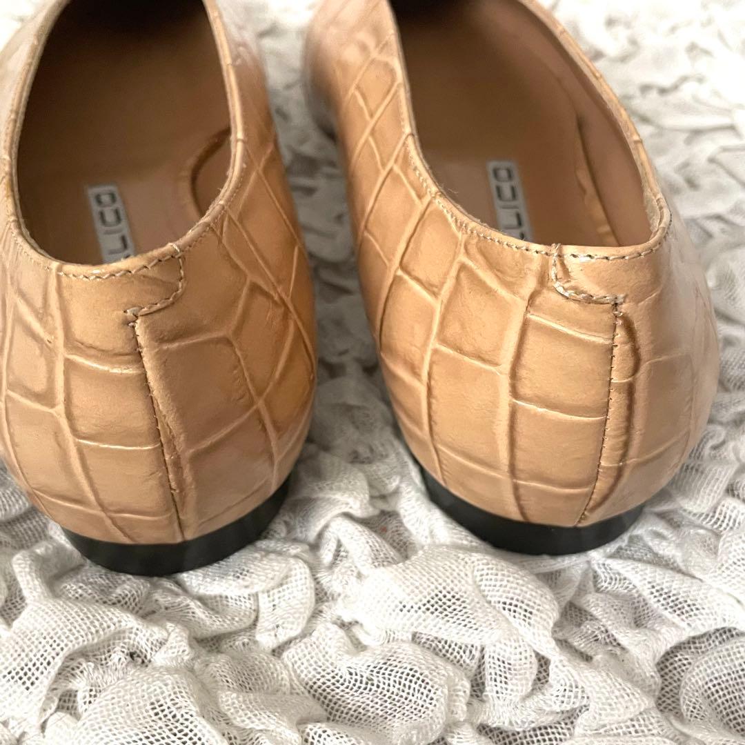 極美品　ペリーコ ポインテットトゥネビ パンプス クロコ型押し レザー