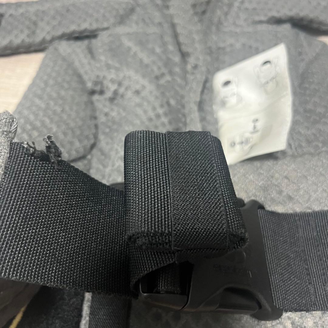 美品】エルゴベビー オムニブリーズ グラファイトグレーOMNI Breeze