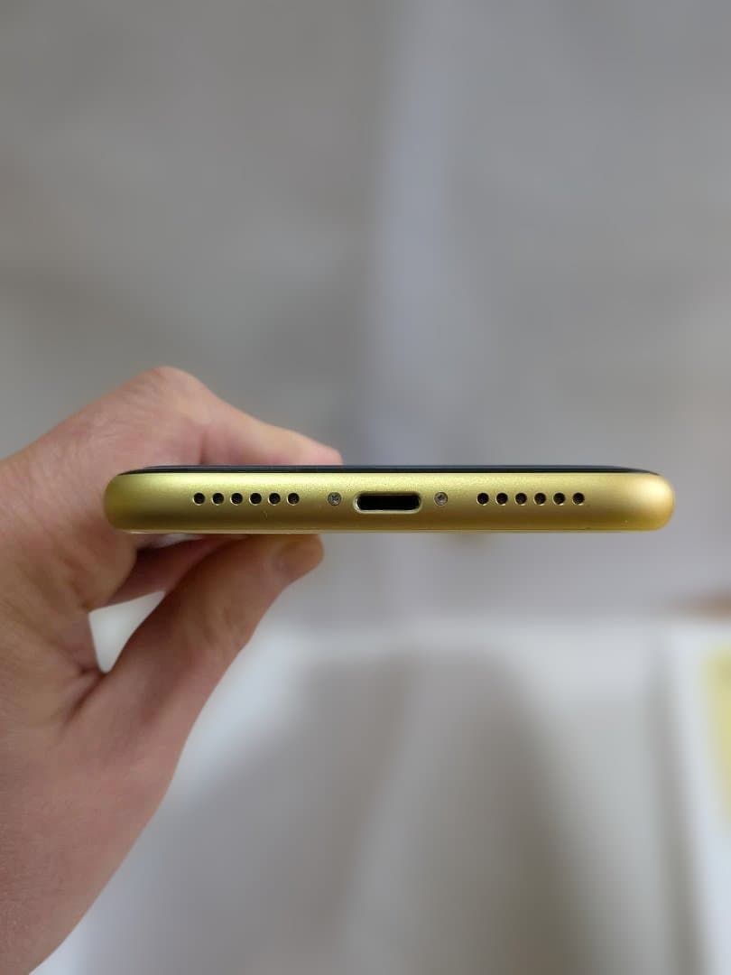 iPhone 11 イエロー 64GB 本体 シムフリー