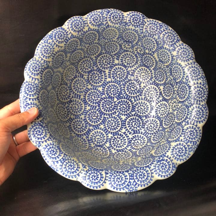 究極の古美術品◼️蔵からかなり凄い特大な伊万里焼の器が出て来ました。入れ物、お皿？