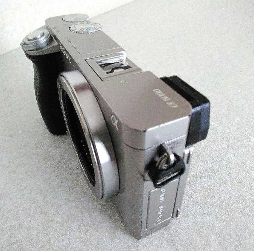 SONY α6000 ミラーレス一眼カメラ E 16-50mmレンズポーチ付