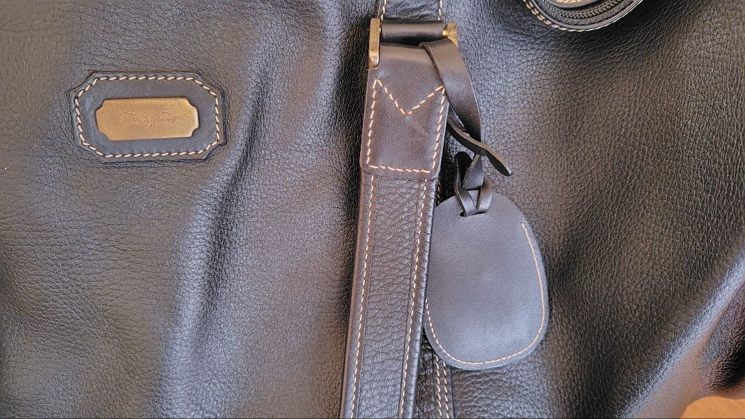 フェラガモ ボストンバッグ 黒 本革