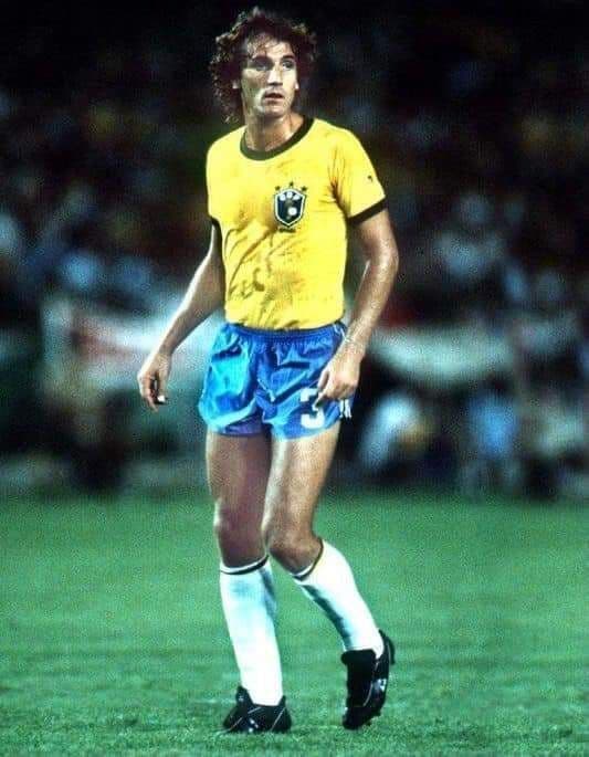 元ブラジル代表 オスカール氏のサイン入りユニフォーム 現在ブラジリスFCオーナー