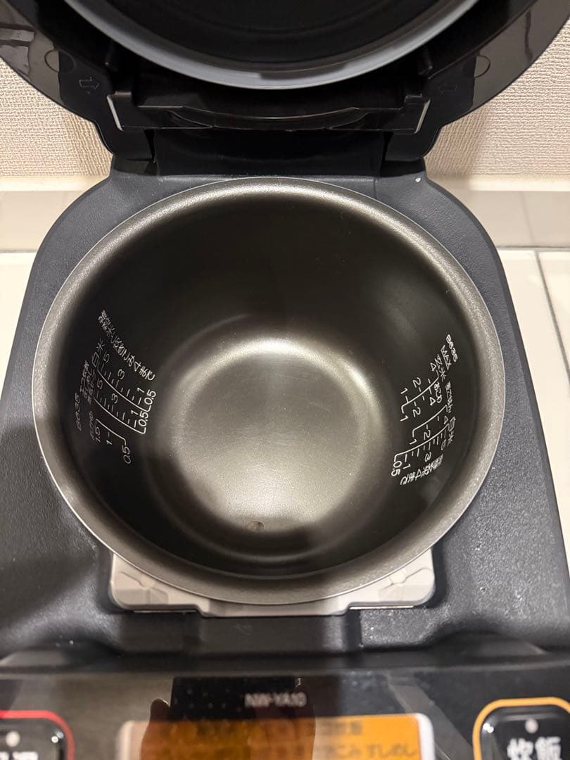 象印　圧力IH炊飯ジャー　NW-YA10