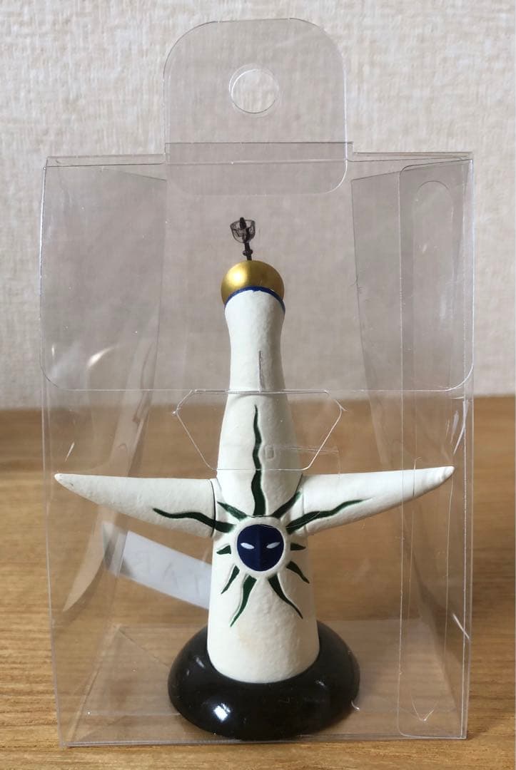 新品未開封 岡本太郎 ミニフィギュア 計3点 (太陽の塔/赤い手/こどもの樹)