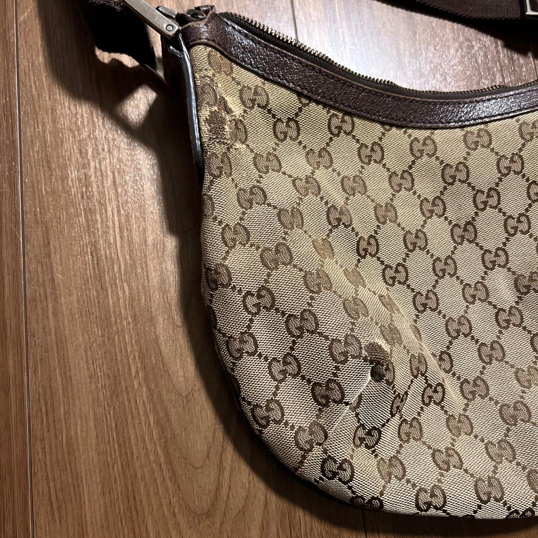 GUCCI ショルダーバッグGGキャンバス　ハーフムーン　茶色