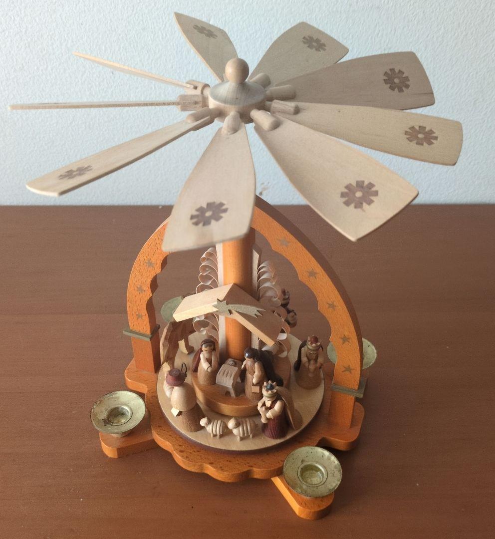 ドイツ　木製クリスマスピラミッド