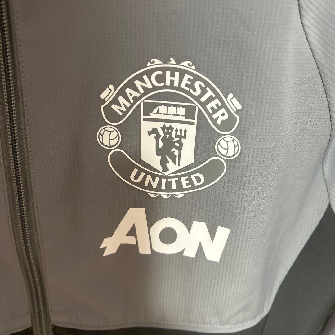 マンチェスター・ユナイテッド　フード付きジャケット　xs