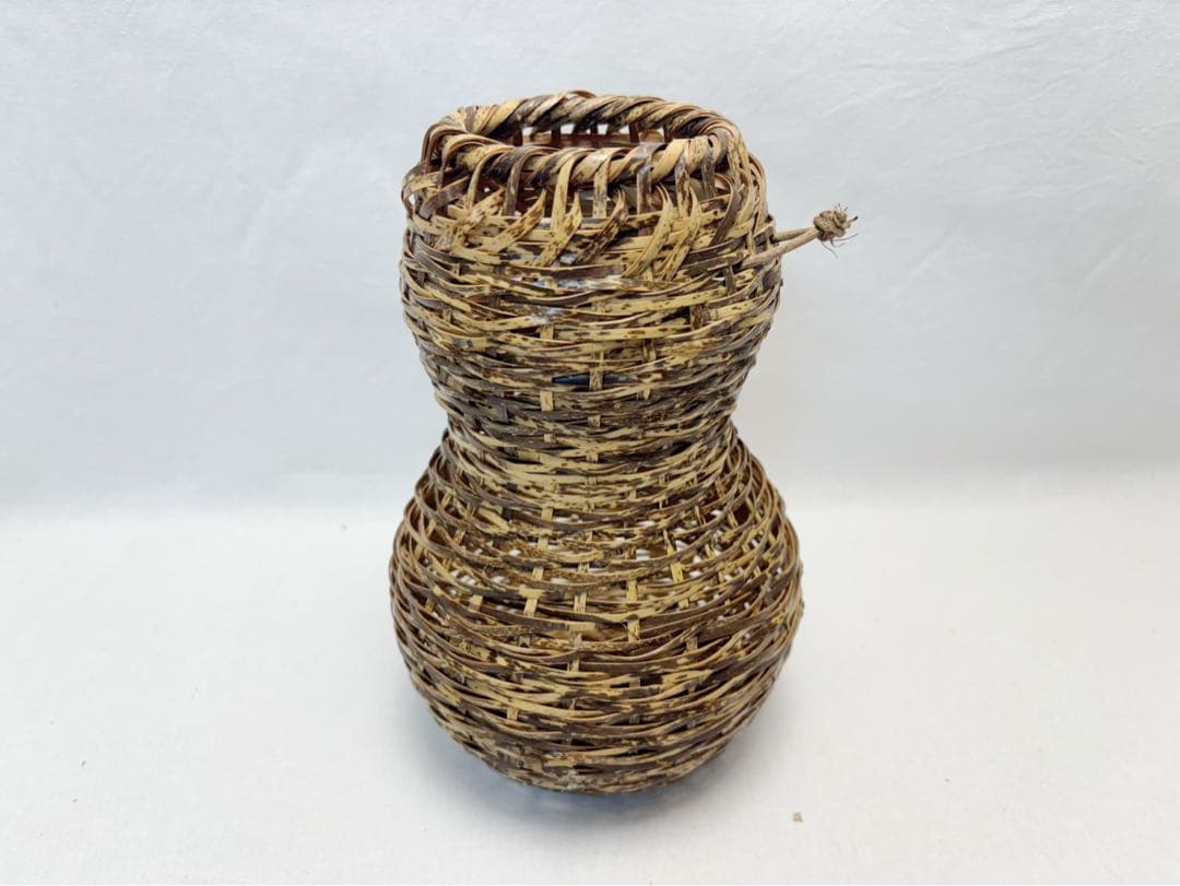 未使用 華道具 斑竹 瓢箪形 竹花入 掛置兼用 竹おとし付き 竹工芸 竹篭
