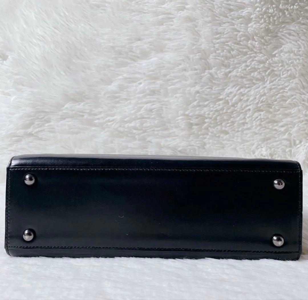 【極美品】GIVENCHY フォーマル ハンドバッグ ロゴプレート ブラック