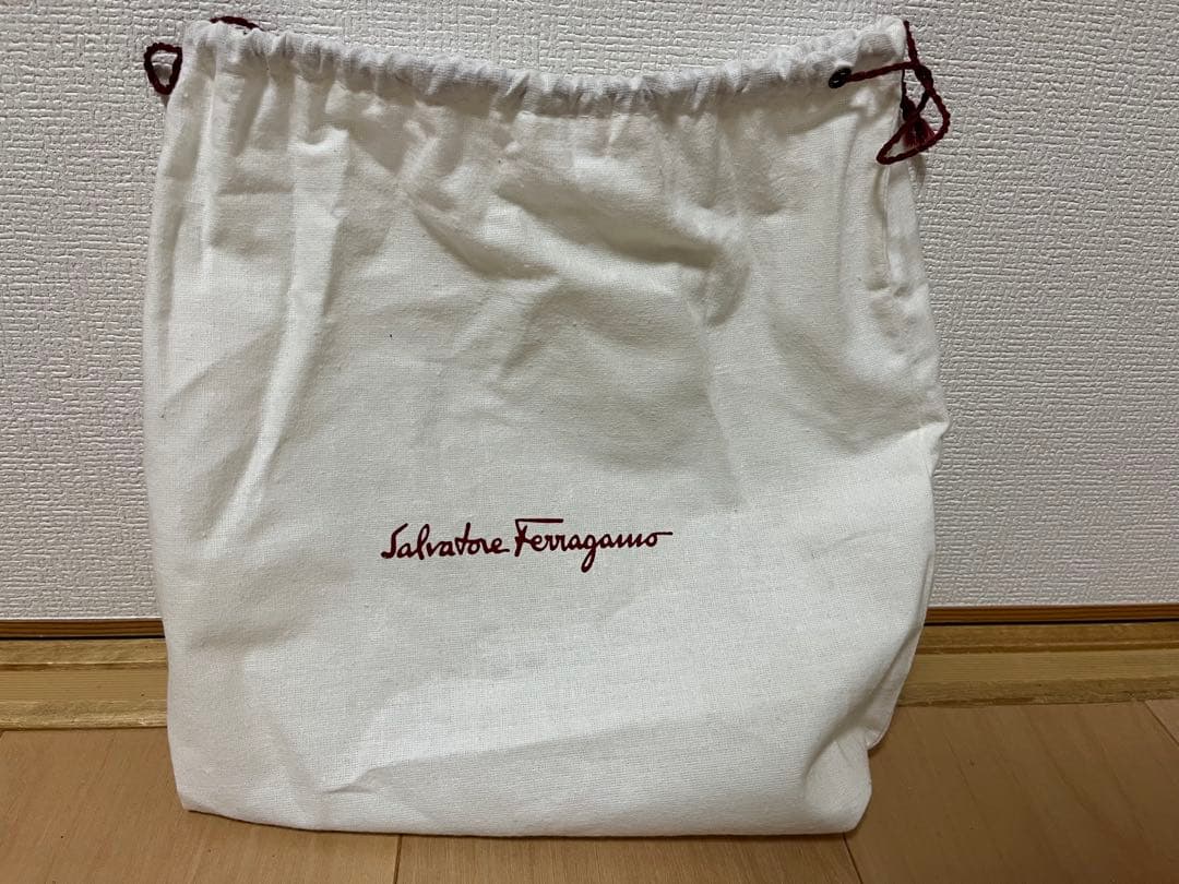 ⭐️Lea⭐️　サルバトーレフェラガモ