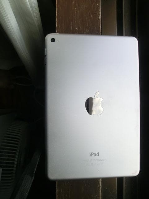 Apple iPad mini 第4世代 128GB Wi-Fiモデル