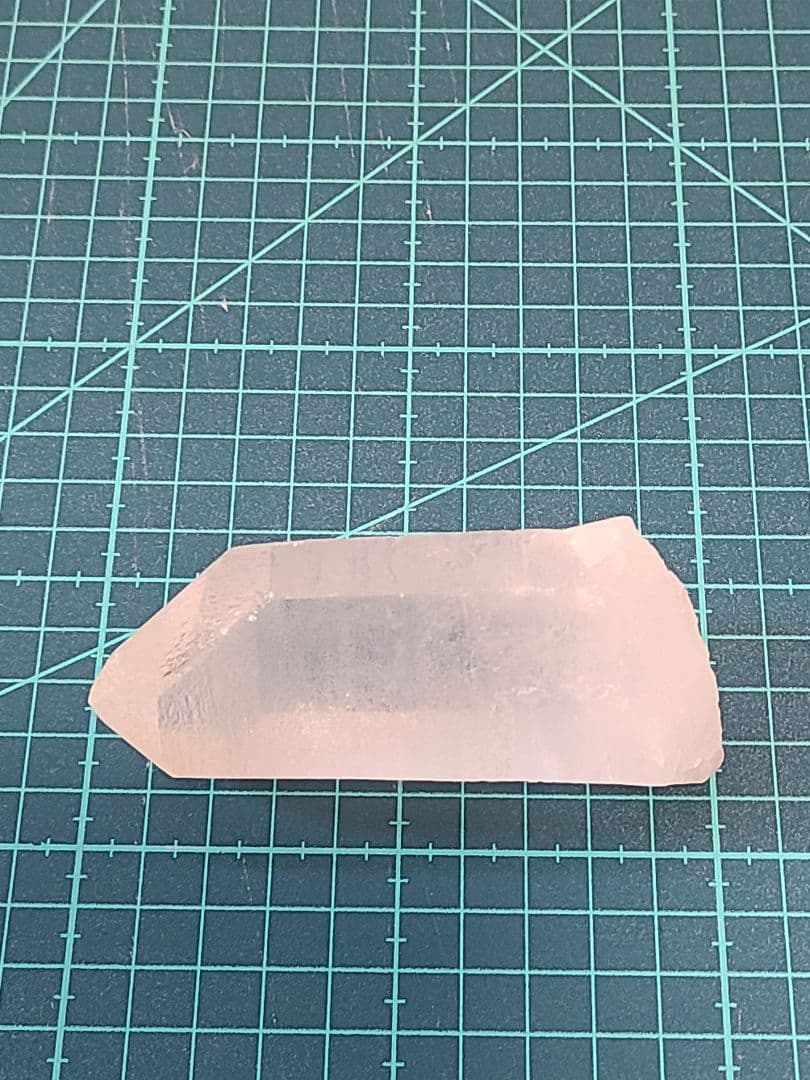 トライゴーニック　水晶