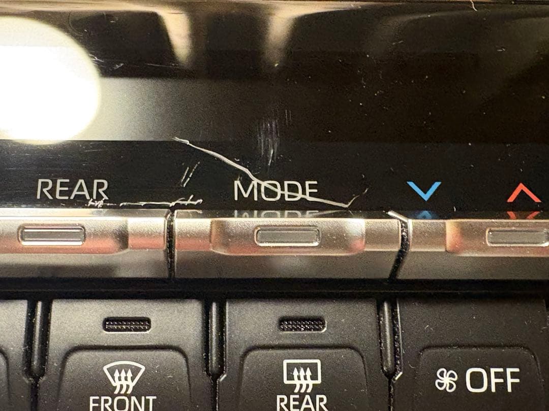 トヨタ ランクル300 エアコンパネル