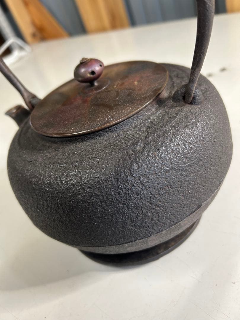 に*く様 鋳鉄製黒丸型鉄瓶　急須