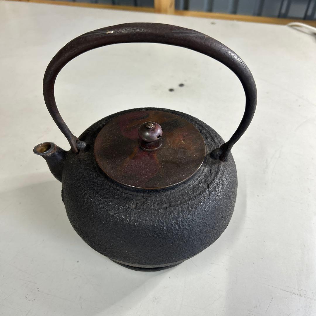 に*く様 鋳鉄製黒丸型鉄瓶　急須