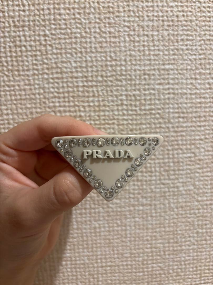プラダ プレキシガラス ヘアクリップ ホワイト