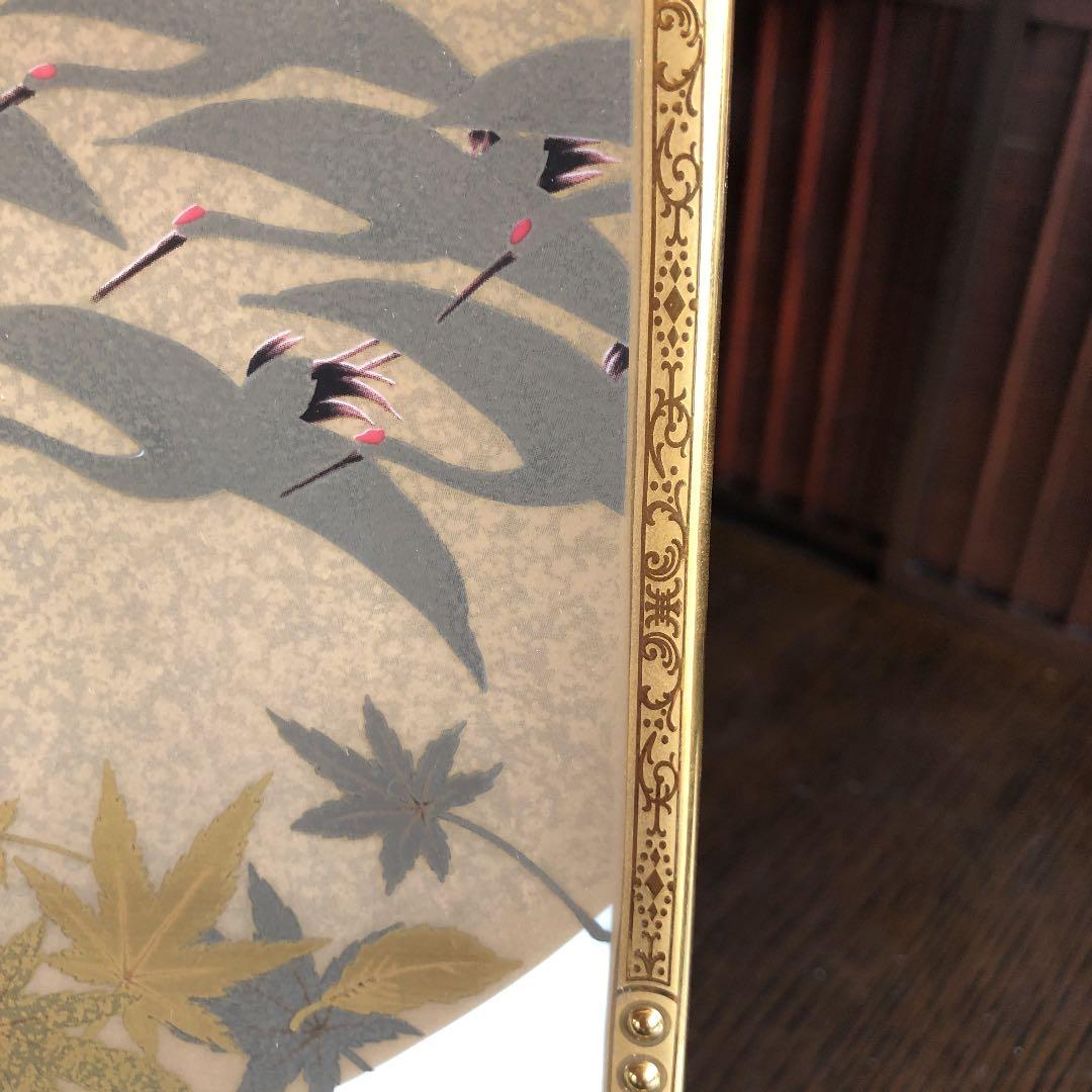 ノリタケ100周年を記念して作られた物で、四季をモチーフにした飾り皿です。