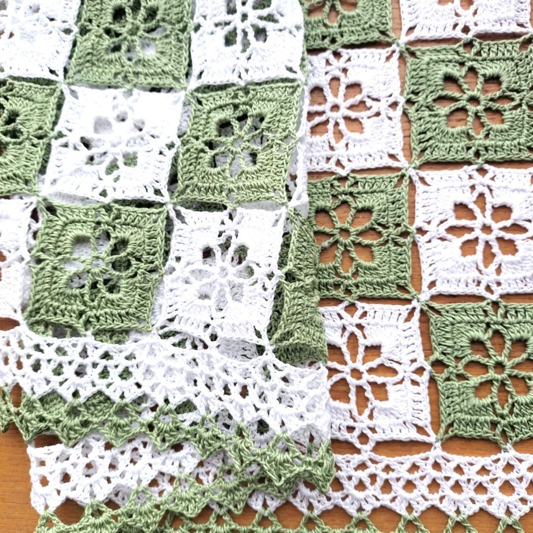 にしこ　レース編みドイリー　インテリア　テーブルセンター